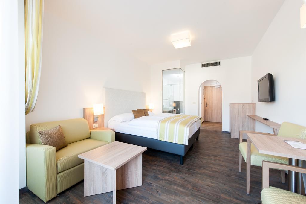 Business Resort Parkhotel Werth Bolzano Esterno foto